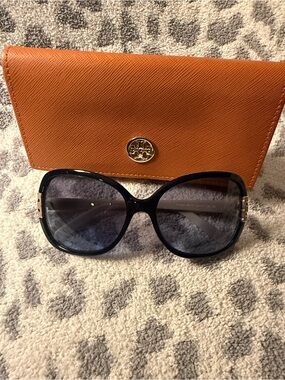 Tory Burch Orange Case with Black Oversized Sunglasses